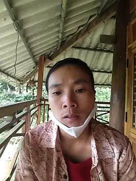 Snapshot of lily-00 chatting on November 6, 4:35 am lily-00 online show from November 6, 4:35 am