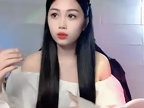 Snapshot of Lyly4757 chatting on December 13, 10:15 pm Lyly4757 online show from December 13, 10:15 pm