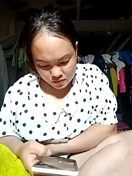 emilyzz online show from April 23, 5:52 am