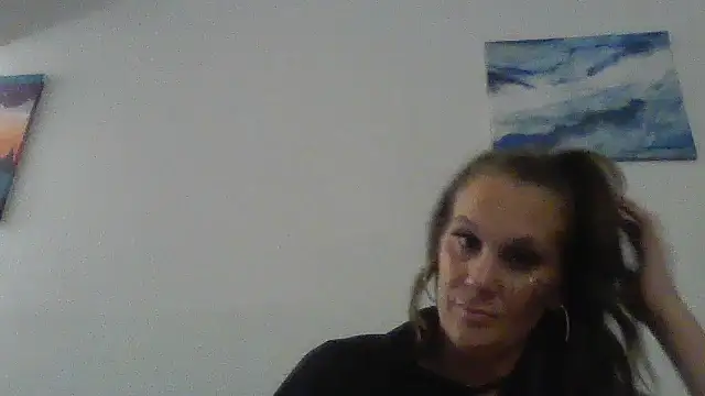 Snapshot of Ariasweetaspie chatting on October 31, 5:19 am Ariasweetaspie online show from October 31, 5:19 am