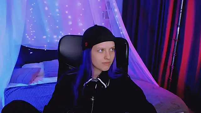 kaela spell  online show from June 2, 1:07 am