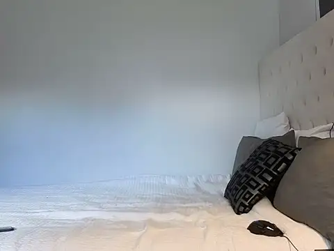 ZoeyJohnson online show from June 18, 2:23 am