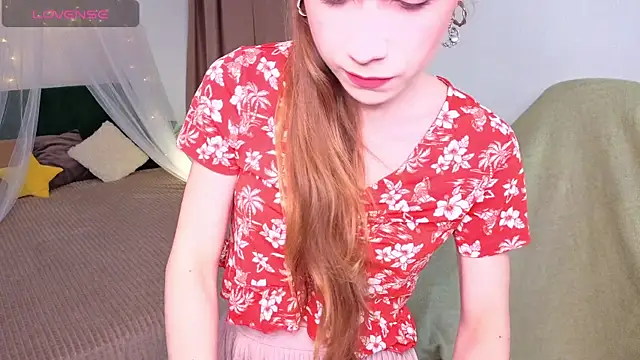Snapshot of KarenSmitht chatting on September 27, 3:28 pm KarenSmitht online show from September 27, 3:28 pm