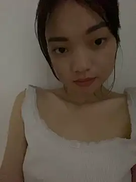 Snapshot of Bella_sexy98 chatting on October 24, 9:17 am Bella sexy98 online show from October 24, 9:17 am