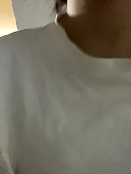 Snapshot of Bella_sexy98 chatting on November 6, 9:10 am Bella sexy98 online show from November 6, 9:10 am