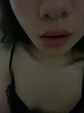 Snapshot of Bella_sexy98 chatting on November 7, 4:45 am Bella sexy98 online show from November 7, 4:45 am