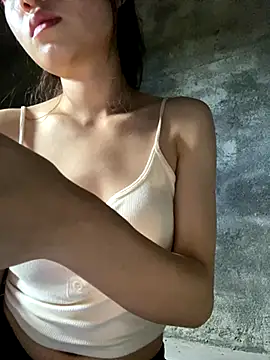 Snapshot of Bella_sexy98 chatting on November 12, 4:13 am Bella sexy98 online show from November 12, 4:13 am