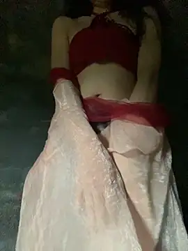 Snapshot of Bella_sexy98 chatting on November 18, 5:56 am Bella sexy98 online show from November 18, 5:56 am