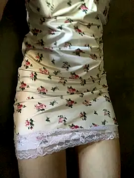 Snapshot of Bella_sexy98 chatting on November 29, 7:00 am Bella sexy98 online show from November 29, 7:00 am