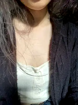 Snapshot of Bella_sexy98 chatting on December 15, 3:00 am Bella sexy98 online show from December 15, 3:00 am