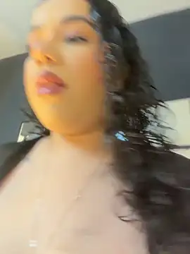 krisstenSantos online show from February 4, 1:06 pm