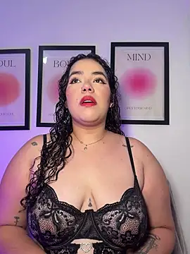 krisstenSantos online show from June 9, 3:56 pm