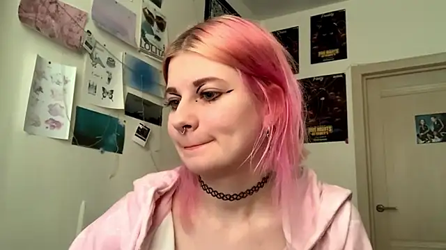 Snapshot of PinkVampire chatting on October 4, 1:20 pm PinkVampire online show from October 4, 1:20 pm