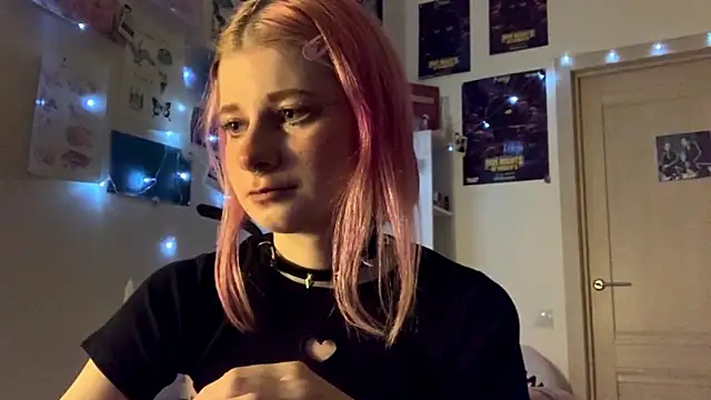 Snapshot of PinkVampire chatting on October 5, 6:06 pm PinkVampire online show from October 5, 6:06 pm