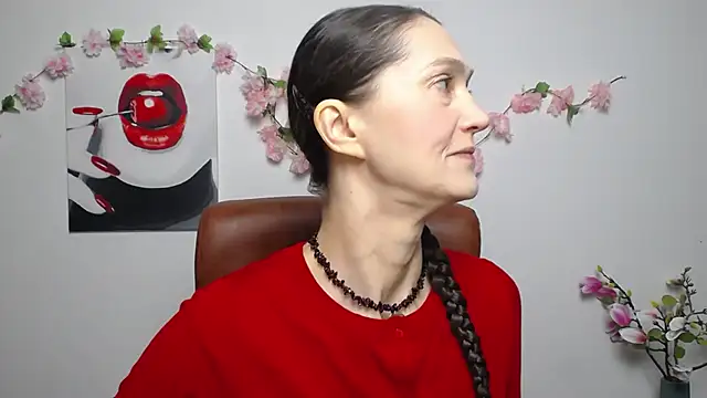 Snapshot of TayaFinch chatting on December 1, 1:05 pm TayaFinch online show from December 1, 1:05 pm