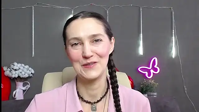 TayaFinch online show from February 19, 1:18 pm