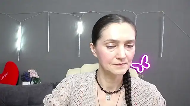 TayaFinch online show from March 12, 1:06 pm