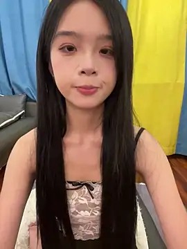 Snapshot of qiqi_x chatting on October 14, 2:29 pm qiqi x online show from October 14, 2:29 pm