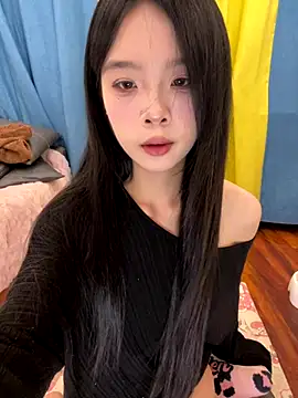 Snapshot of qiqi_x chatting on November 17, 2:23 pm qiqi x online show from November 17, 2:23 pm