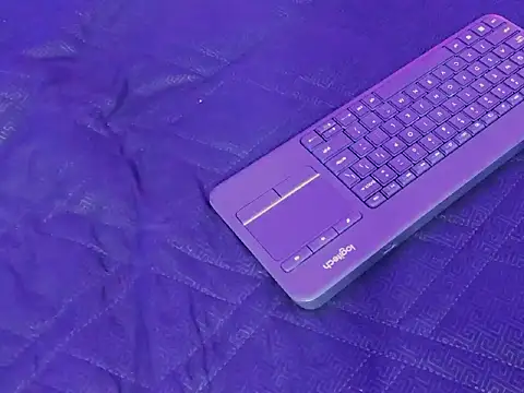 Snapshot of Daniwhatson chatting on October 16, 12:33 am Daniwhatson online show from October 16, 12:33 am