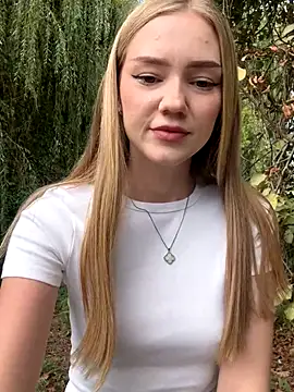 MilaMoone online show from September 20, 10:27 am