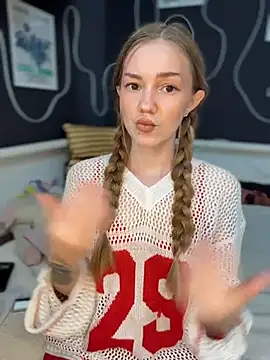 MilaMoone online show from June 14, 12:07 pm