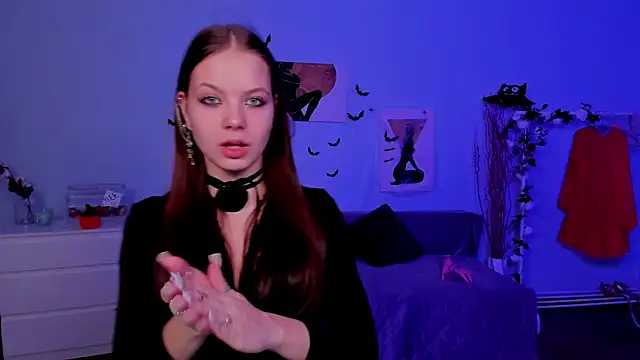 Snapshot of BetsyKiss chatting on October 30, 5:13 pm BetsyKiss online show from October 30, 5:13 pm