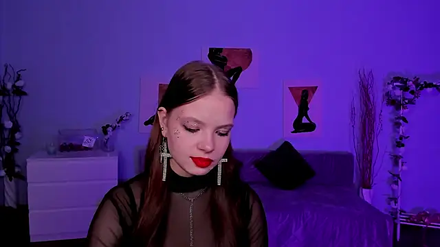 Snapshot of BetsyKiss chatting on December 4, 5:10 pm BetsyKiss online show from December 4, 5:10 pm