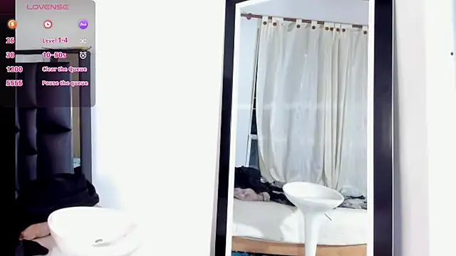 Snapshot of ArexBlakk chatting on November 25, 12:38 pm ArexBlakk online show from November 25, 12:38 pm