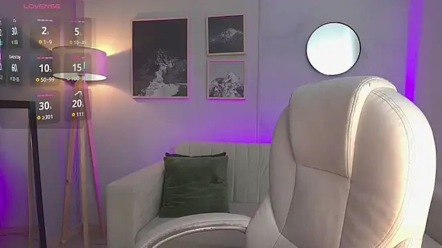 Tiffany Low online show from October 23, 1:54 pm