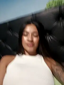 MiQeilaSweet online show from January 18, 2:04 am