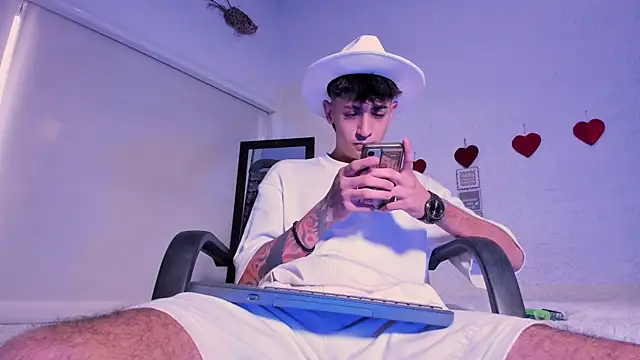 Snapshot of j_martony chatting on September 17, 12:18 pm j martony online show from September 17, 12:18 pm