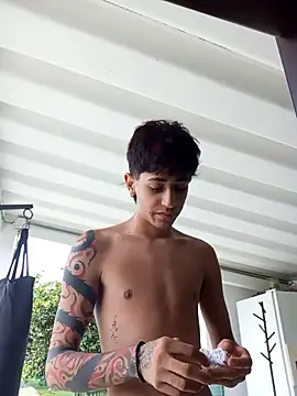 Snapshot of j_martony chatting on October 10, 4:17 pm j martony online show from October 10, 4:17 pm