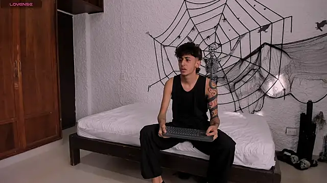 Snapshot of j_martony chatting on November 1, 12:18 pm j martony online show from November 1, 12:18 pm