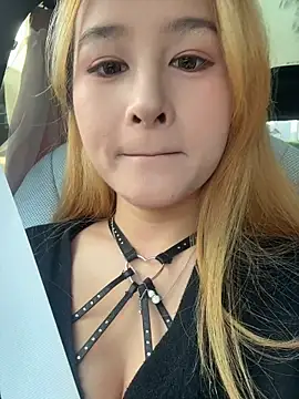 yuki june online show from December 3, 8:00 am