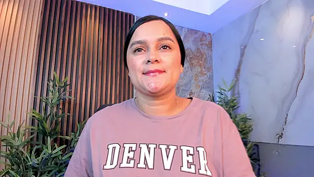 Snapshot of Megancoxx chatting on October 6, 10:56 am Megancoxx online show from October 6, 10:56 am