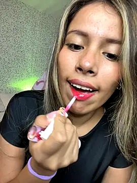 Snapshot of EMILIIA_RICHTER__ chatting on November 3, 5:58 pm EMILIIA RICHTER online show from November 3, 5:58 pm