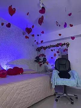 EMILIIA RICHTER   online show from February 10, 8:02 pm