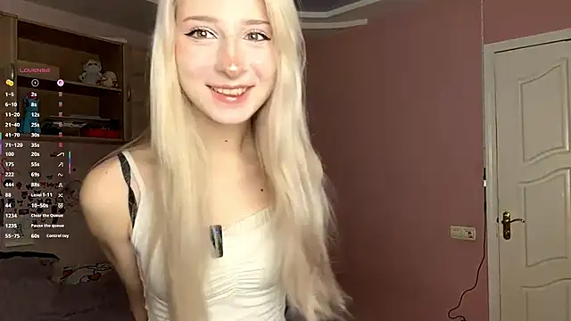 Snapshot of FridaAaberg chatting on November 2, 6:49 am FridaAaberg online show from November 2, 6:49 am