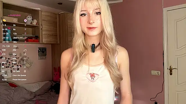 Snapshot of FridaAaberg chatting on November 16, 7:03 am FridaAaberg online show from November 16, 7:03 am