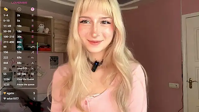 Snapshot of FridaAaberg chatting on November 26, 7:42 am FridaAaberg online show from November 26, 7:42 am