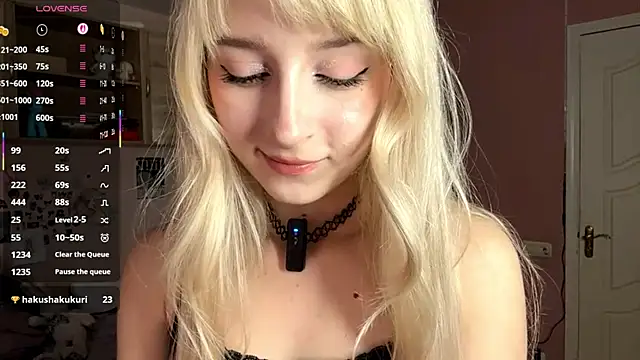 Snapshot of FridaAaberg chatting on November 29, 7:33 am FridaAaberg online show from November 29, 7:33 am