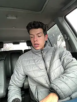 Snapshot of mattebret11 chatting on October 21, 5:24 pm mattebret11 online show from October 21, 5:24 pm