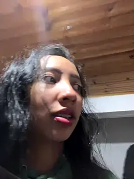 Snapshot of mattebret11 chatting on December 16, 2:27 am mattebret11 online show from December 16, 2:27 am