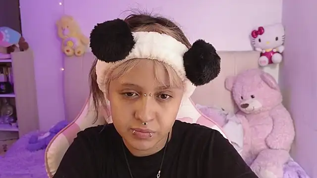 NekoWaifu online show from May 14, 2:13 pm