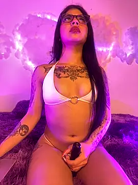 -Dannii- online show from September 20, 3:40 am