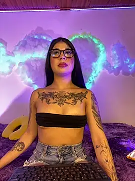 -Dannii- online show from October 9, 9:57 pm