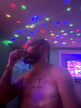 Snapshot of versatilevortex chatting on October 30, 2:57 am versatilevortex online show from October 30, 2:57 am