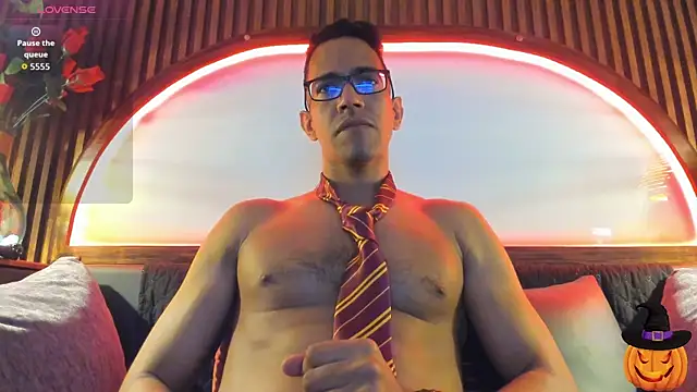 Snapshot of JacobDraven chatting on October 31, 6:03 am JacobDraven online show from October 31, 6:03 am