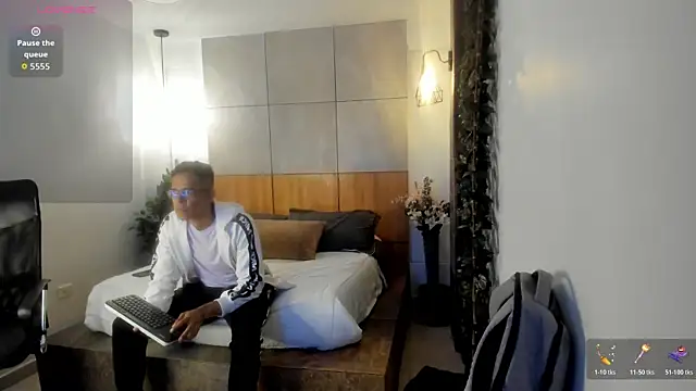 Snapshot of JacobDraven chatting on November 16, 3:34 am JacobDraven online show from November 16, 3:34 am